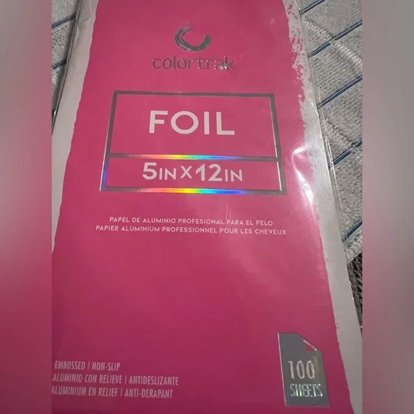 Hair Dye Kit with 2 Bowls, cape and foils. - Picture 4 of 6